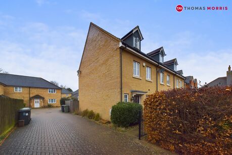 3 bedroom end terraced house for sale