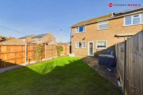 3 bedroom end terraced house for sale