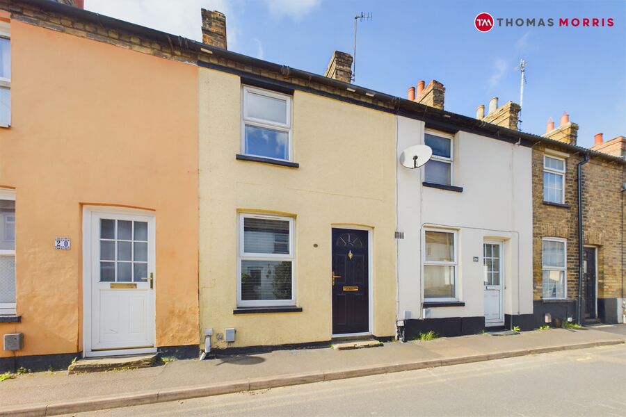 2 bedroom mid terraced house for sale