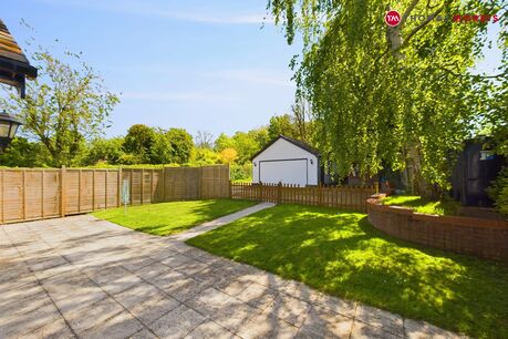 5 bedroom detached bungalow for sale