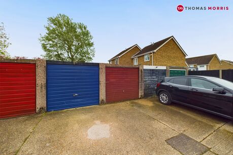 4 bedroom end terraced house for sale