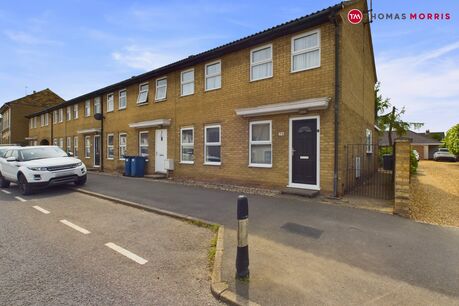 3 bedroom end terraced house for sale