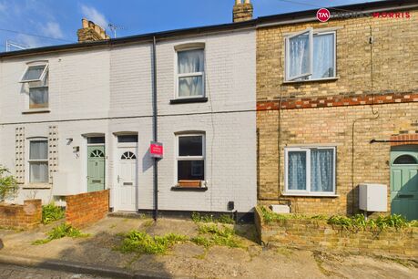 2 bedroom mid terraced house for sale