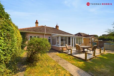 2 bedroom detached bungalow for sale