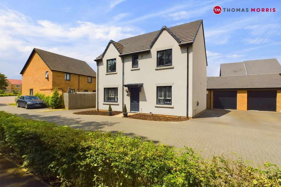 4 bedroom detached house for sale