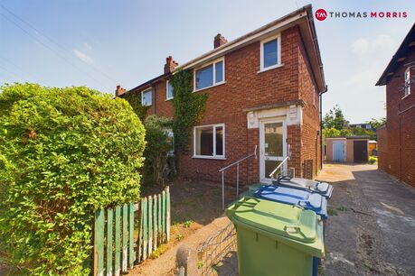 3 bedroom end terraced house for sale