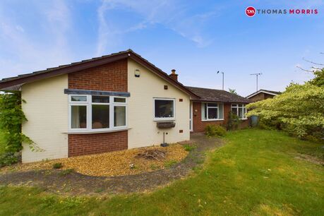 2 bedroom detached bungalow for sale