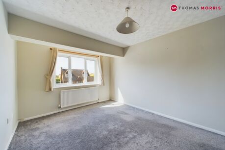 2 bedroom mid terraced house for sale