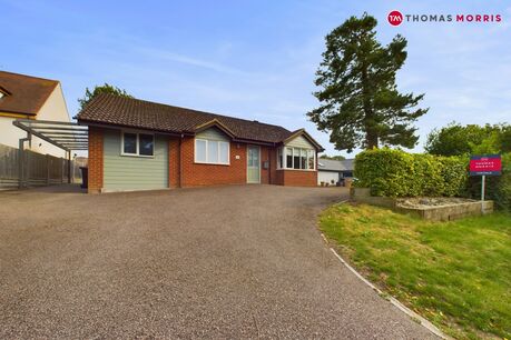 2 bedroom detached bungalow for sale