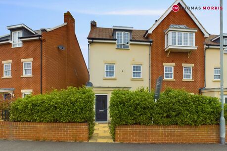 4 bedroom end terraced house for sale