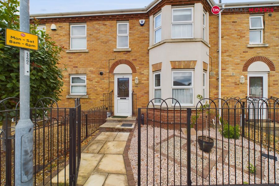 3 bedroom mid terraced house for sale