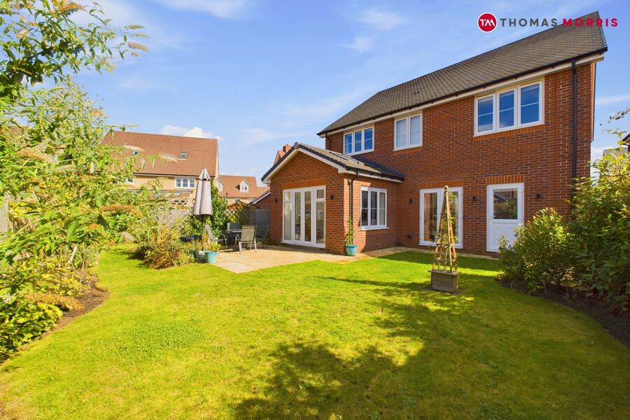 5 bedroom detached house for sale