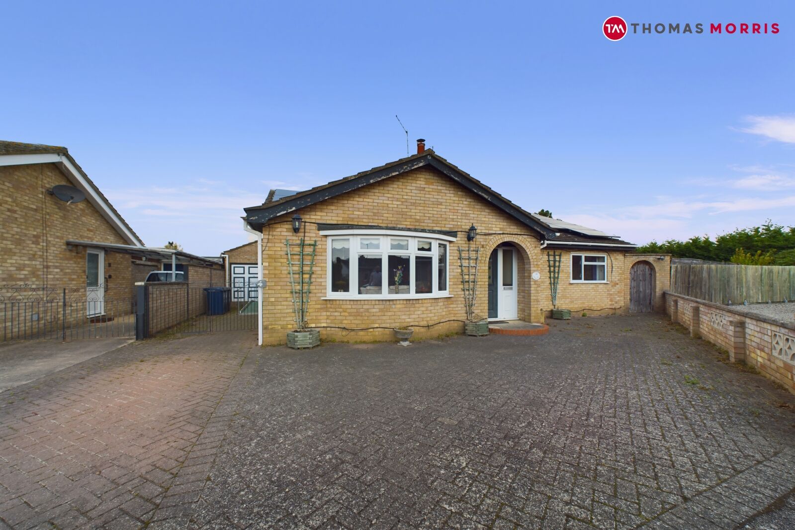 4 bedroom detached bungalow for sale Meadow Way, Earith, Huntingdon, PE28, main image