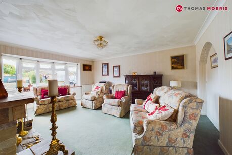 4 bedroom detached bungalow for sale