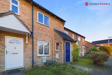 2 bedroom mid terraced house for sale