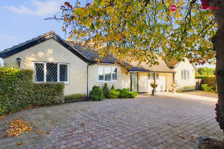 4 bedroom detached bungalow for sale