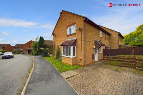 1 bedroom mid terraced house for sale