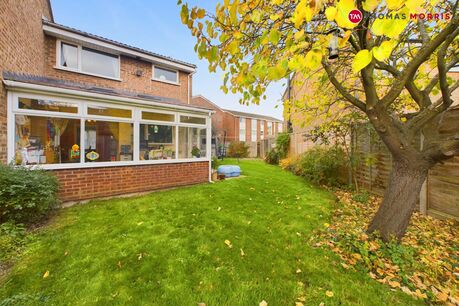 3 bedroom end terraced house for sale