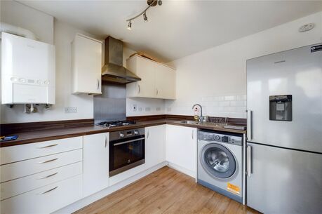 2 bedroom mid terraced house for sale