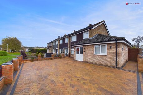 4 bedroom end terraced house for sale