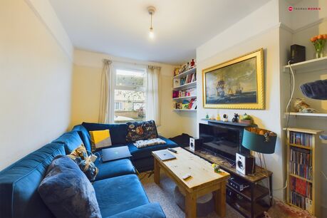 3 bedroom mid terraced house for sale