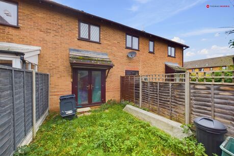 2 bedroom mid terraced house for sale