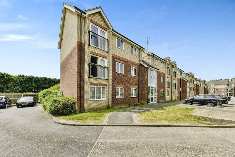 2 bedroom  flat for sale Braeburn Walk, Royston, SG8, main image