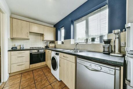 2 bedroom  flat for sale