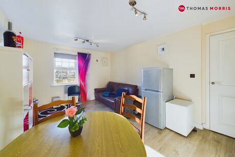 2 bedroom  flat for sale