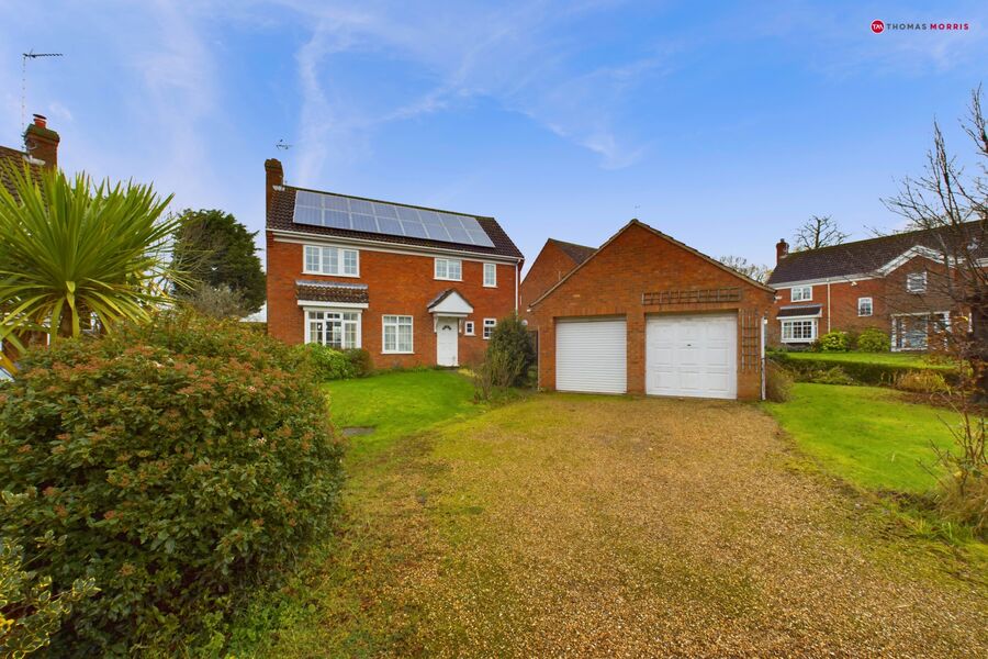 4 bedroom detached house for sale