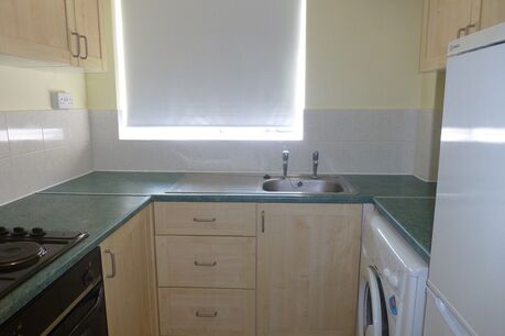 1 bedroom end terraced house to rent, Available unfurnished from 14/02/2025