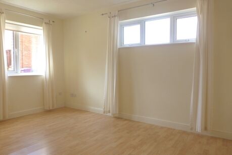 1 bedroom end terraced house to rent, Available unfurnished from 14/02/2025