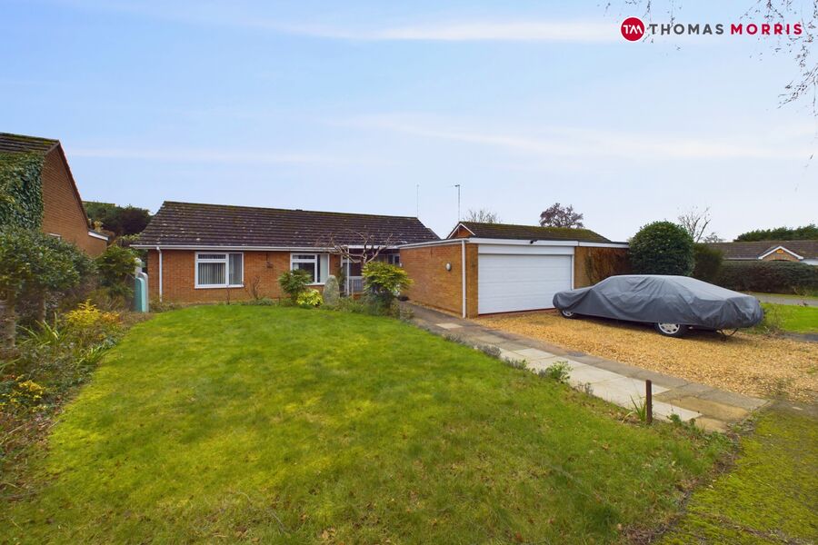 3 bedroom detached bungalow for sale