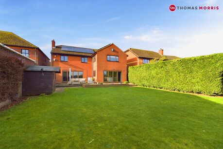 5 bedroom detached house for sale