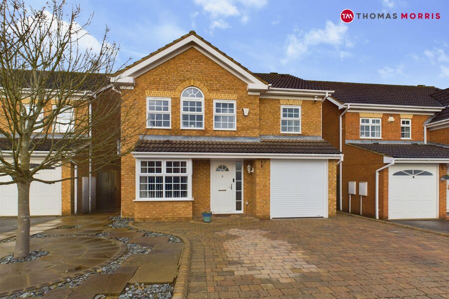 4 bedroom detached house for sale