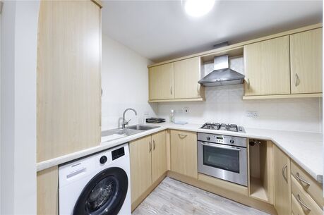 2 bedroom  flat to rent, Available unfurnished from 23/03/2025