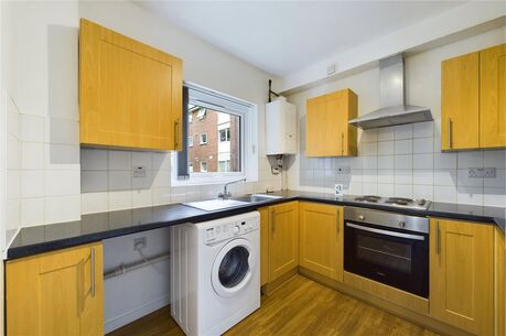 2 bedroom  flat to rent, Available unfurnished from 22/02/2025